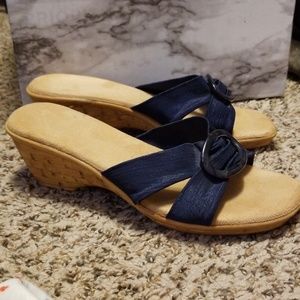 🔥4 ITEMS FOR $20🔥Sadie Women's Slip on Shoes 8